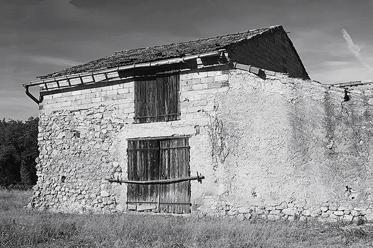 Vieille grange - Figanières © Mélanie de Beaumont 