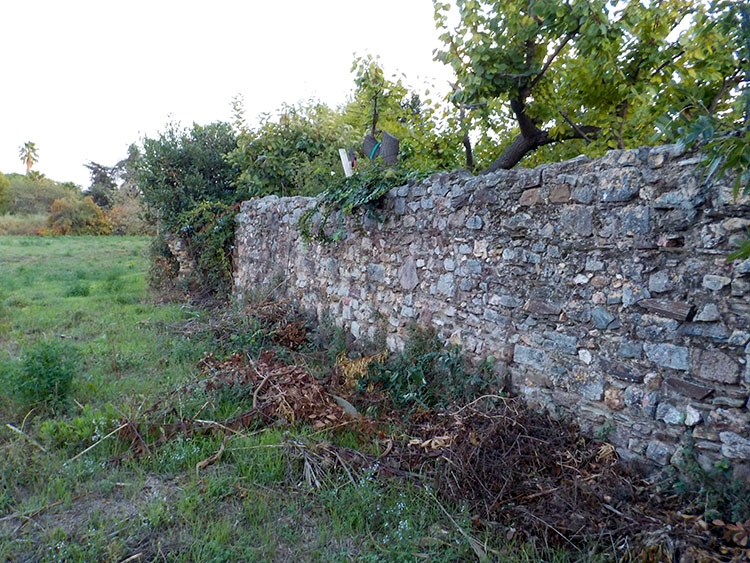 Mur de propriété - Hyères © Esteban Marchix 