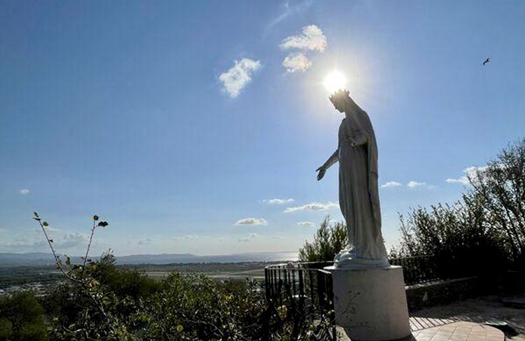 Statue au Mont Fenouillet - Hyères © Élodie Roman